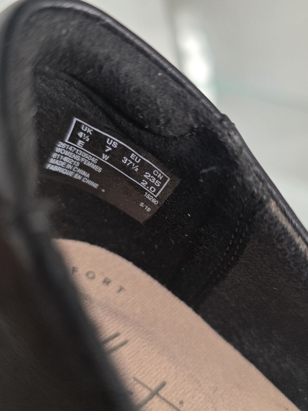 Ckarks Black Slip-On Flats with Cross Elastic Strap Size 7W - Picture 10 of 10